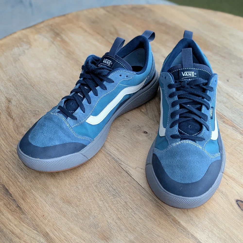 Vans Men's Blue and White Ultra Range Ultra Cush Sneakers - Picture 8 of 10